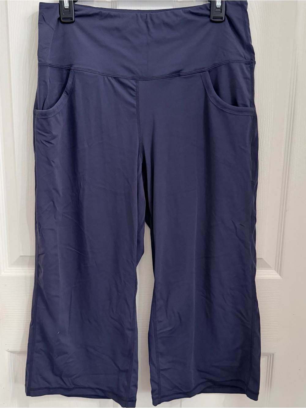 Women’s Blue Wide-Leg Active Capri Leggings with Pockets